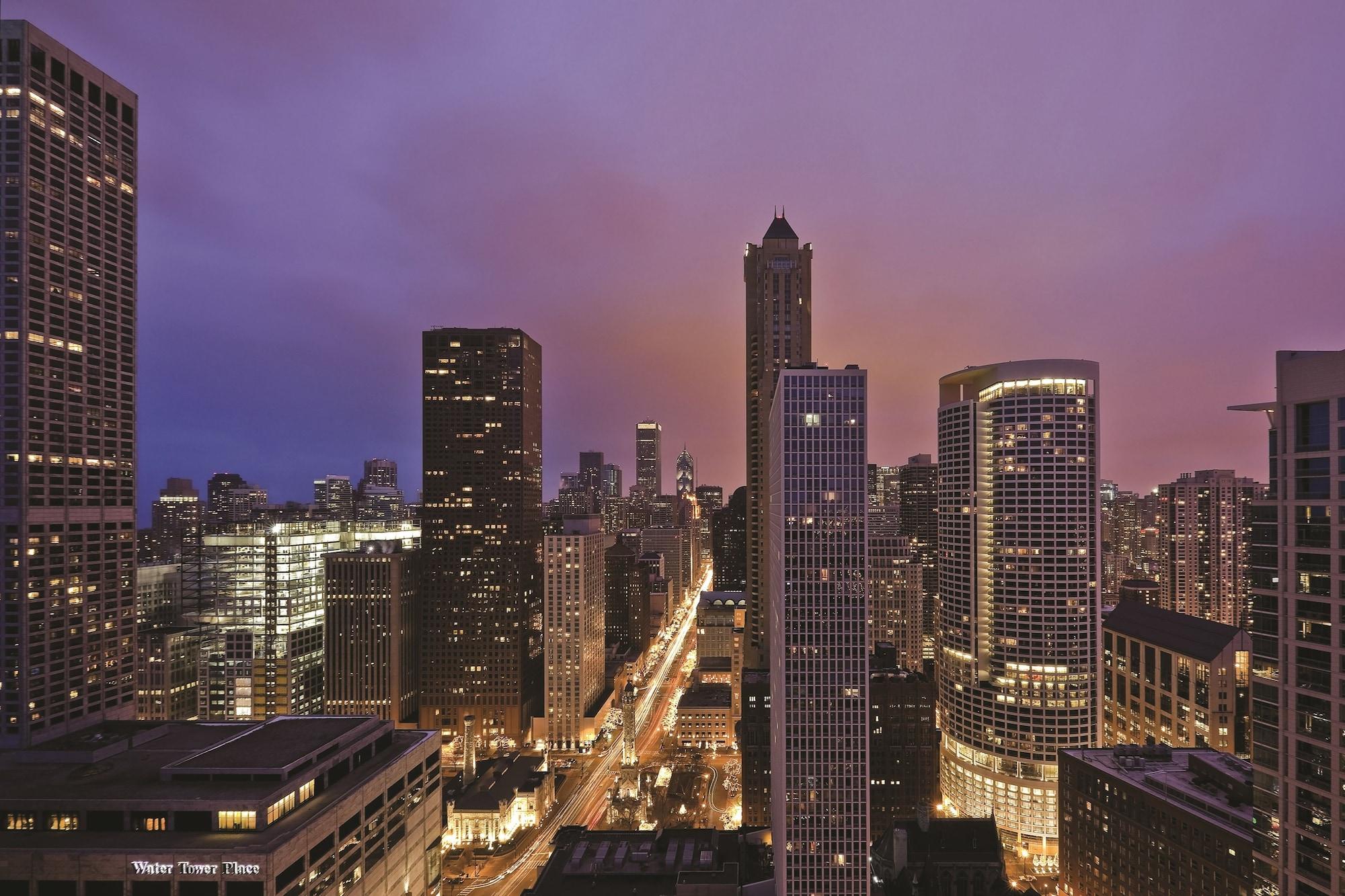 Four Seasons Chicago Hotel Exterior photo